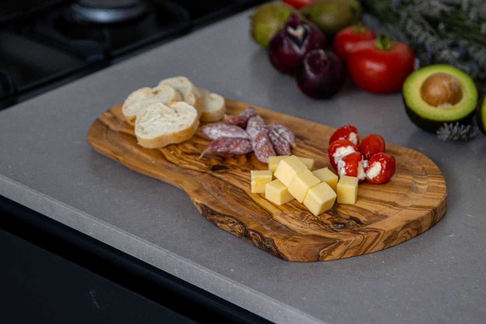 Borrelplank met sapgeul - Ovale plank – 40x17 cm