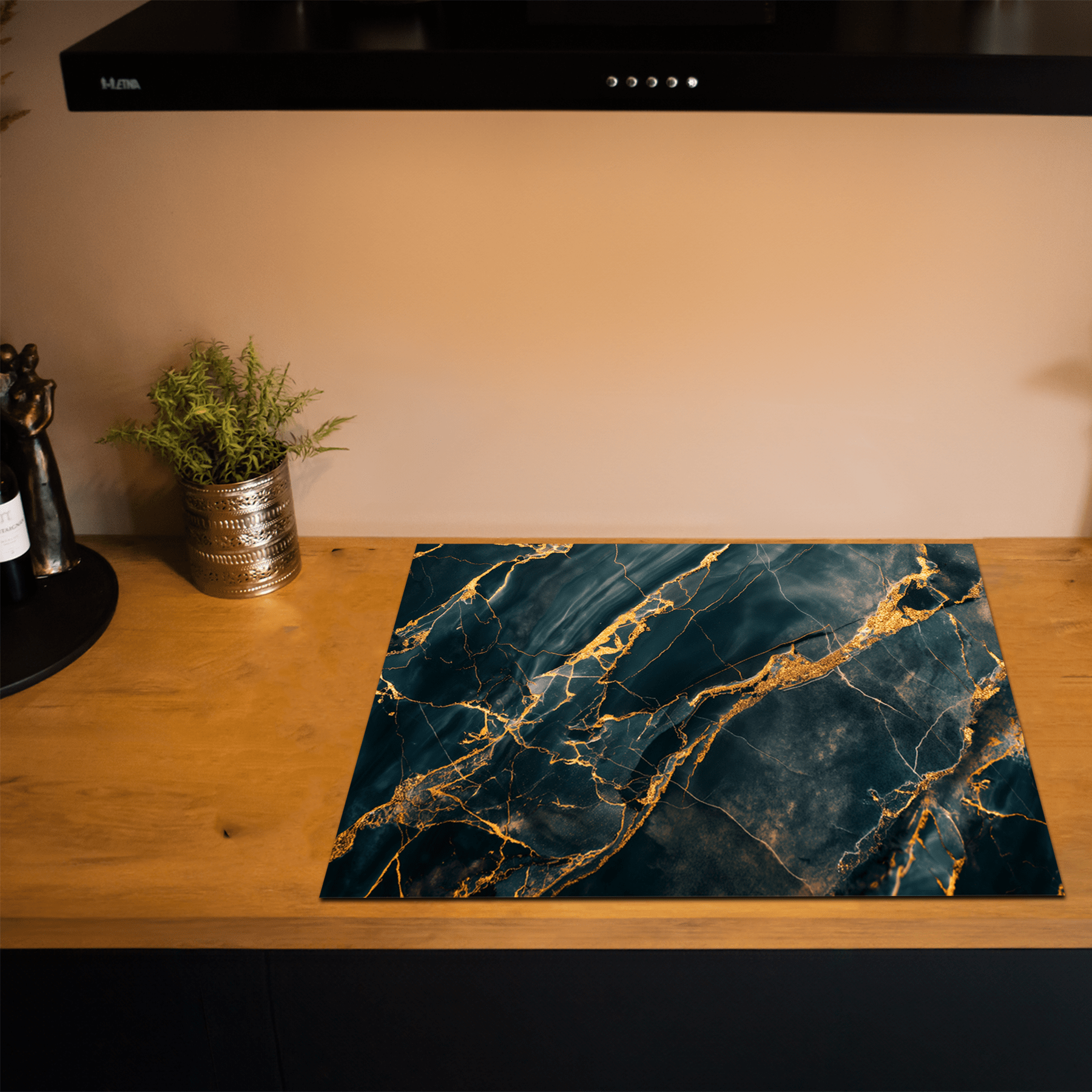 Inductiebeschermer - Marmer - Luxe - Zwart - Gouden accenten - Inductiebeschermer