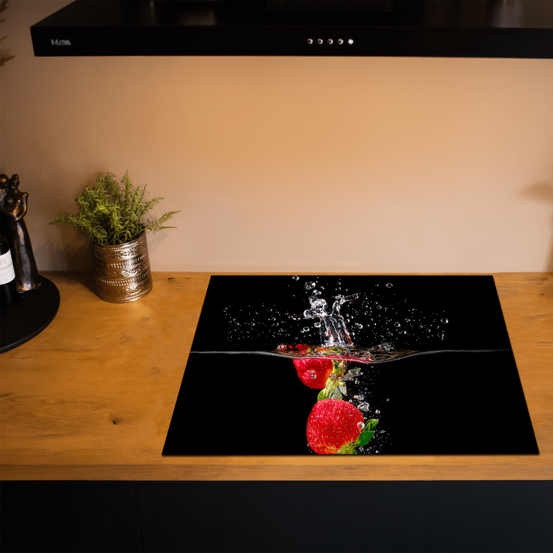 Inductiebeschermer - Splash - Aardbeien - Water - Zwart - Inductiebeschermer