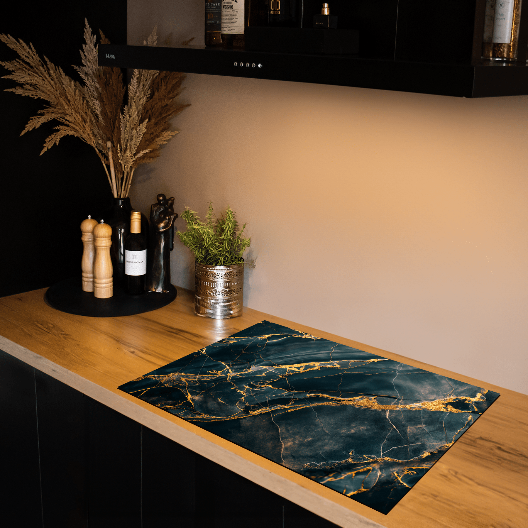 Inductiebeschermer - Marmer - Luxe - Zwart - Gouden accenten - Inductiebeschermer