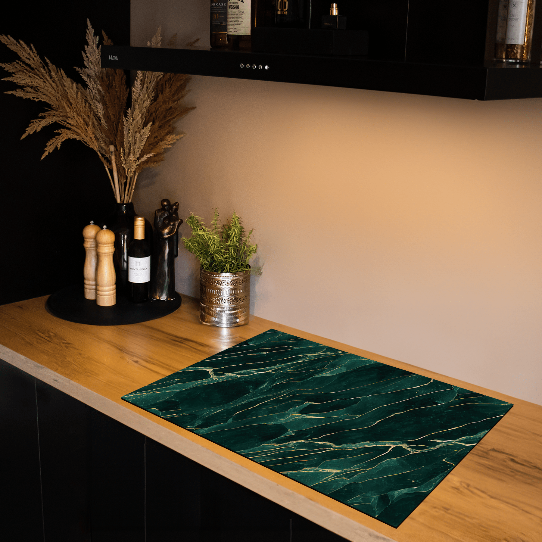 Inductiebeschermer - Marmer - Natuurlijk - Gouden accenten - Smaragd groen - Inductiebeschermer