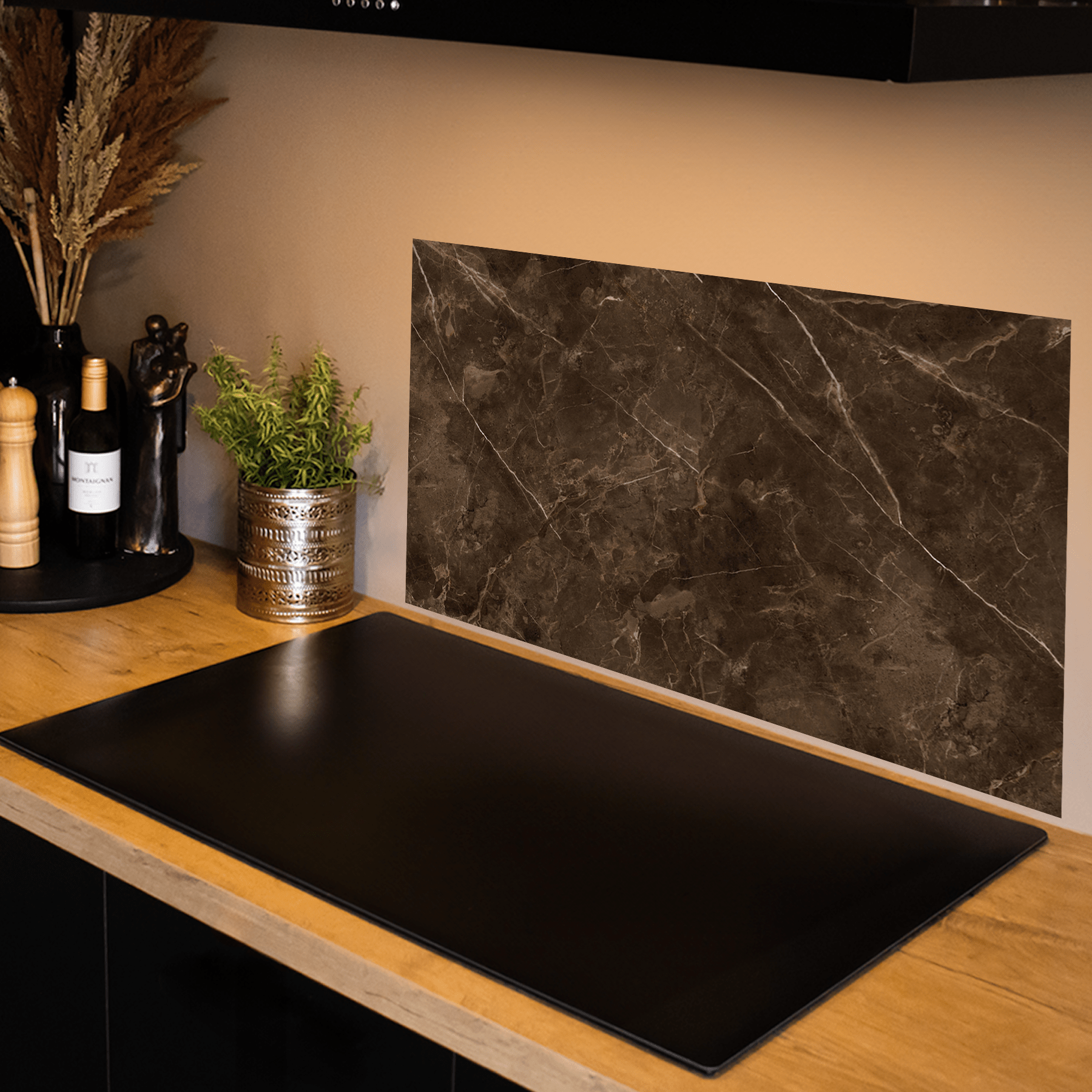 Keuken Spatscherm - Marmer - Donker bruin - Witte accenten - keuken spatscherm