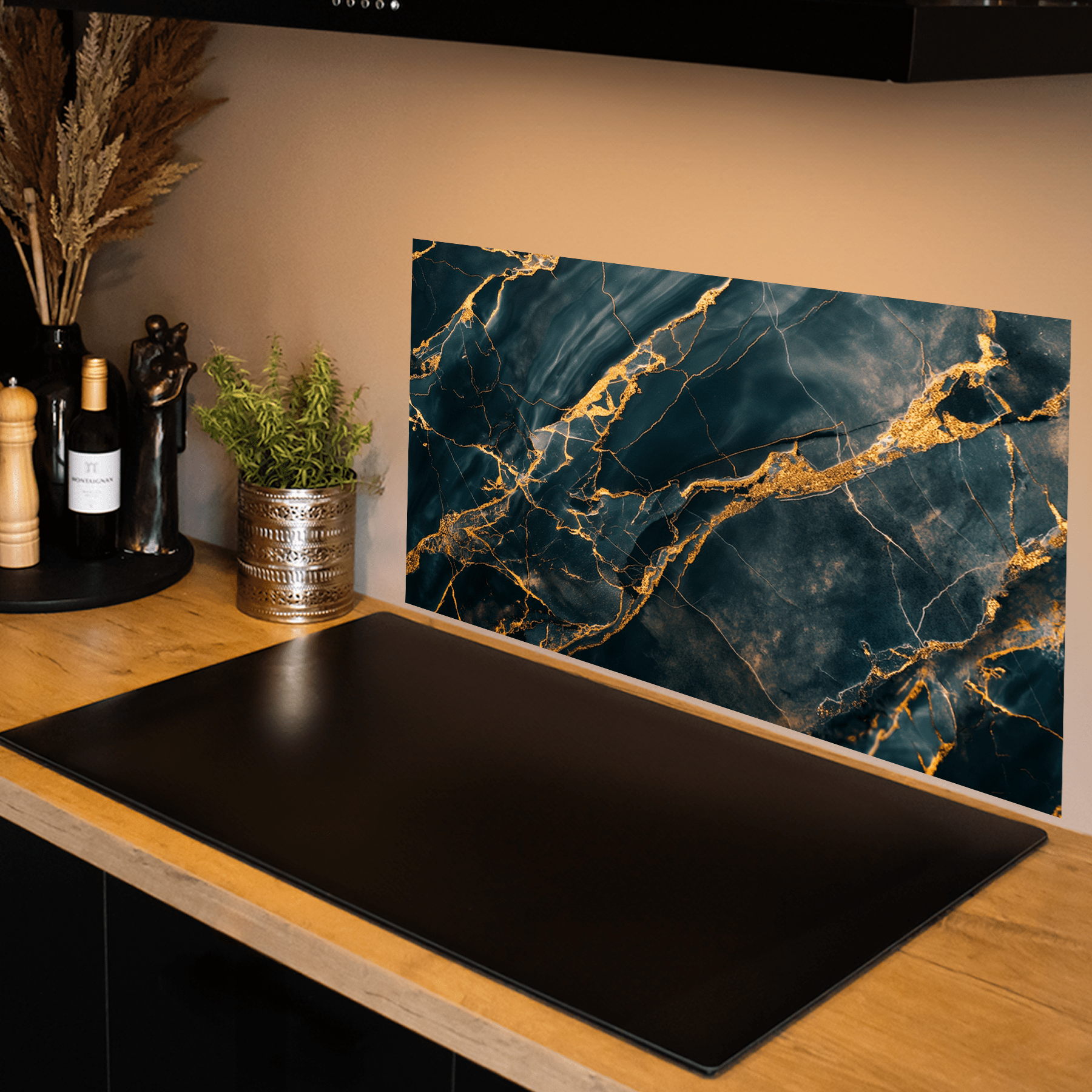 Keuken Spatscherm - Marmer - Luxe - Zwart - Gouden accenten - keuken spatscherm