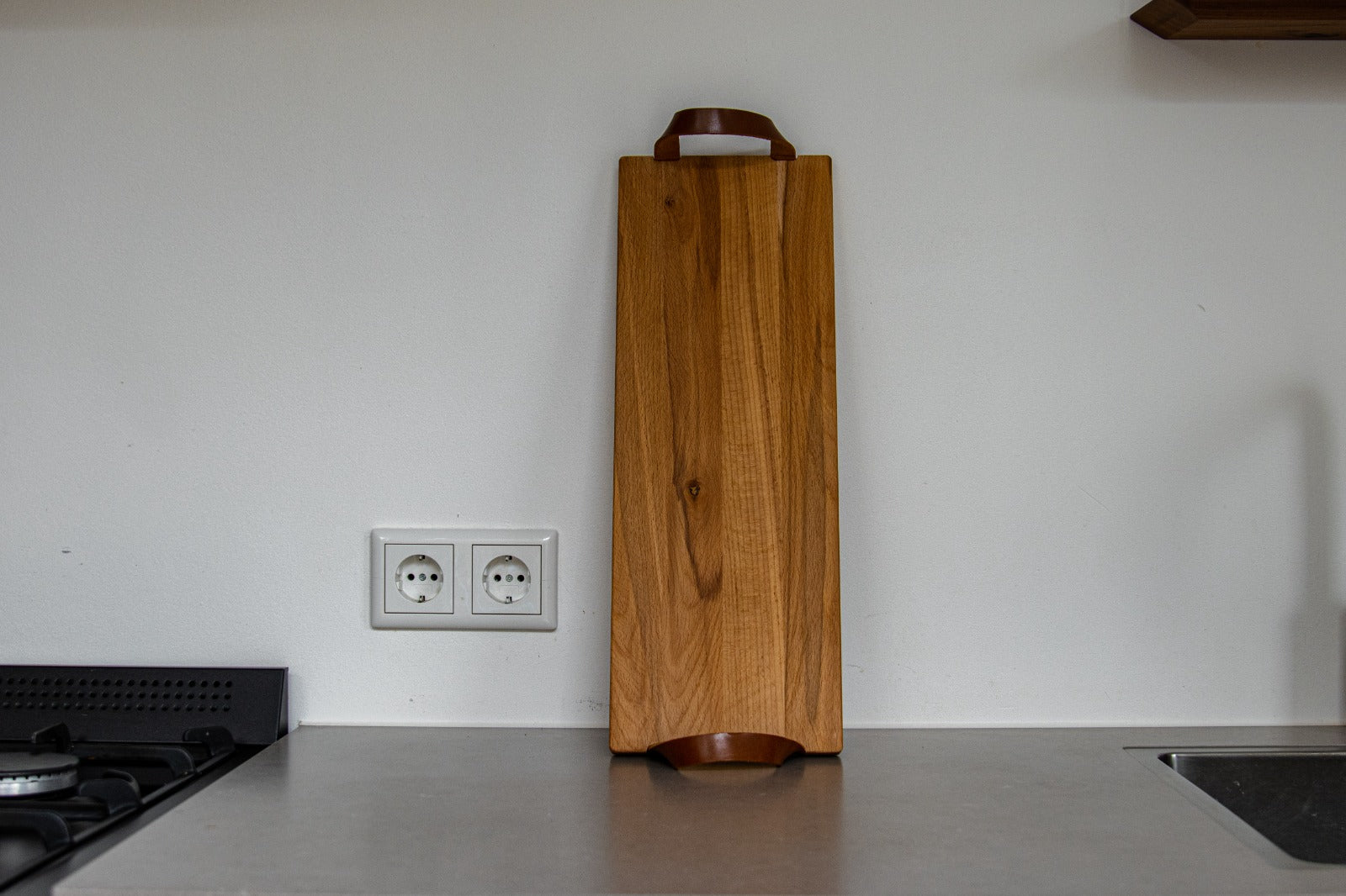 Borrelplank beuken met leren handvatten - luxe serveerplank - 48×17 cm
