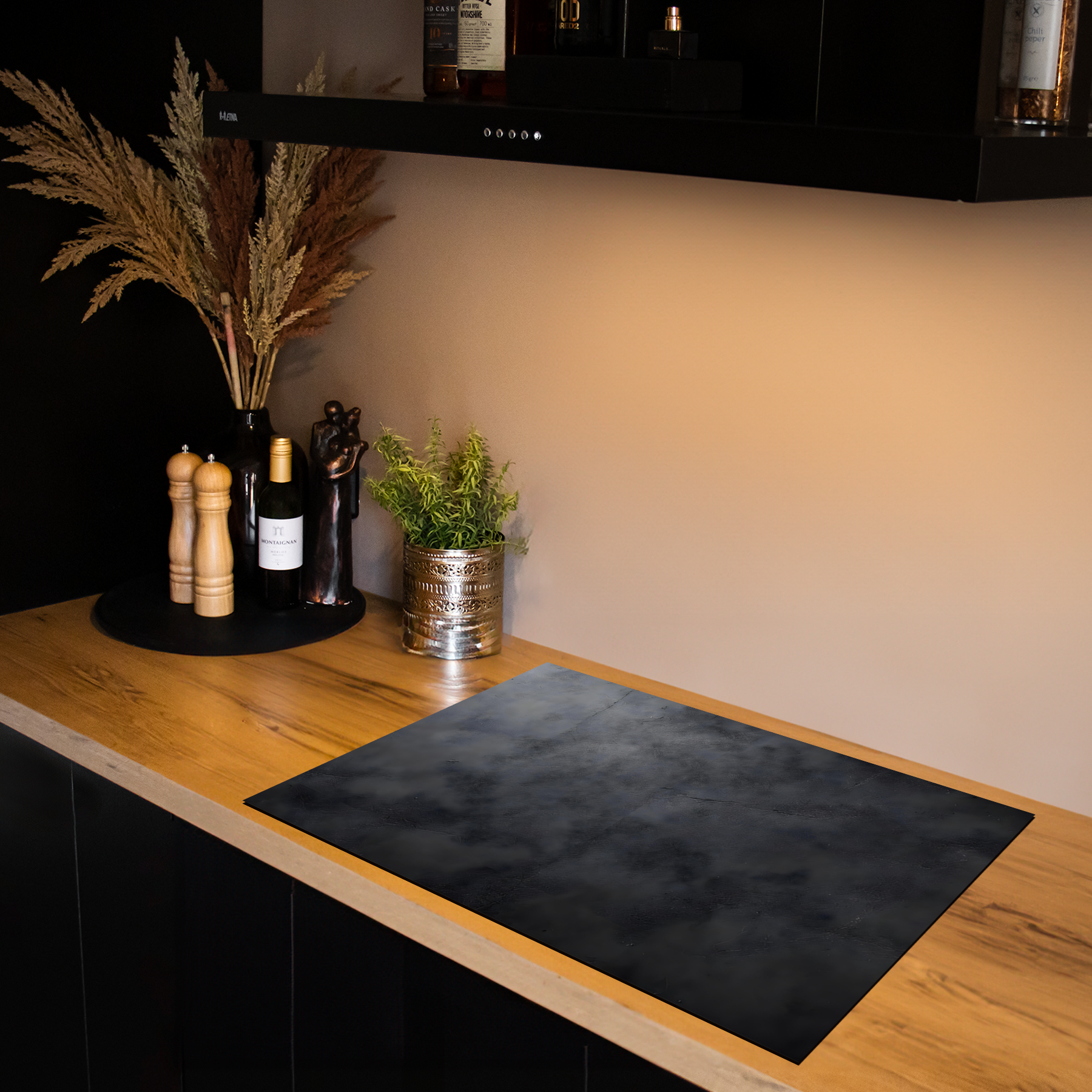 Induktionsschutz – Beton – Dezente Textur – Dunkelgrau