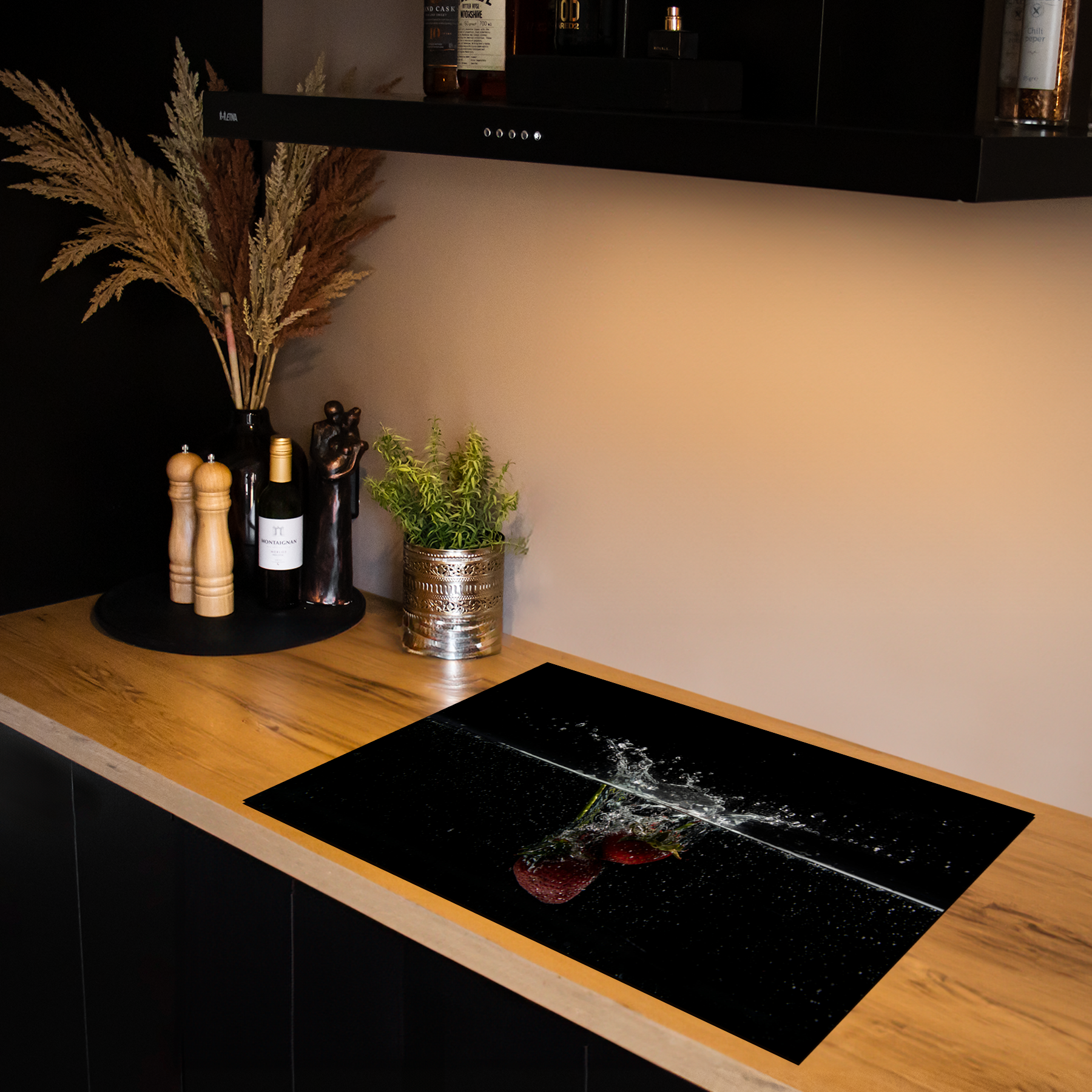 Inductiebeschermer - Splash - Aardbeien - Donker rood - Zwart