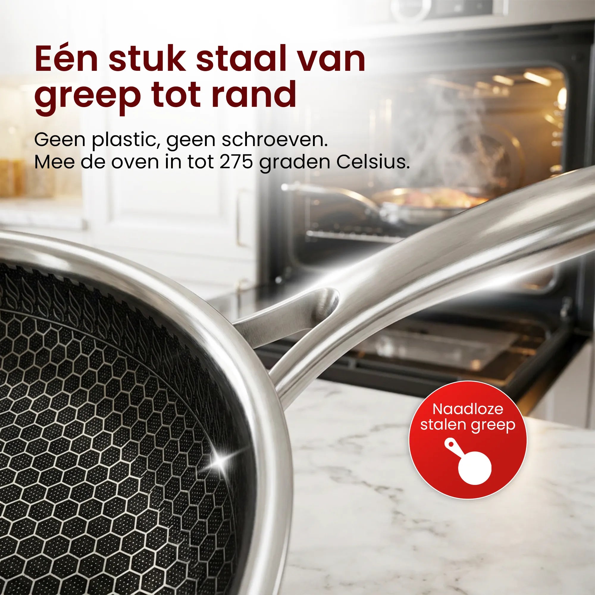 Close-up van de naadloze RVS handgreep van de Inductie Maatje hybride koekenpan, geschikt voor gebruik in de oven.